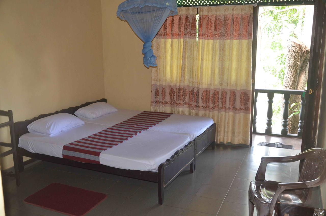 Lake View The Tourist Guest House Anurâdhapura Extérieur photo