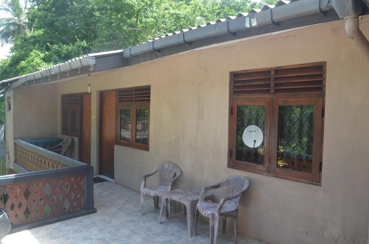 Lake View The Tourist Guest House Anurâdhapura Extérieur photo