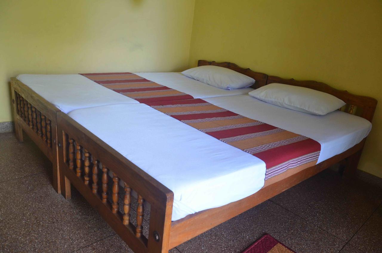 Lake View The Tourist Guest House Anurâdhapura Extérieur photo